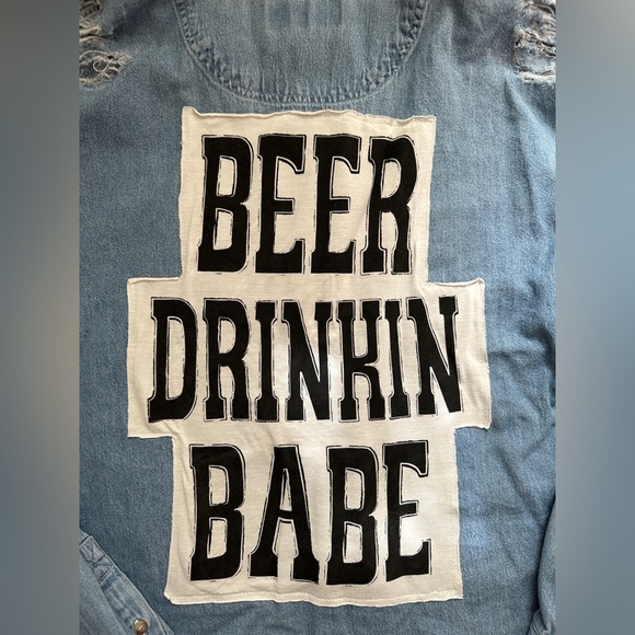Trendy and tipsy Beer Drinkin Babe Long-sleeve button down - Picture 3 of 5